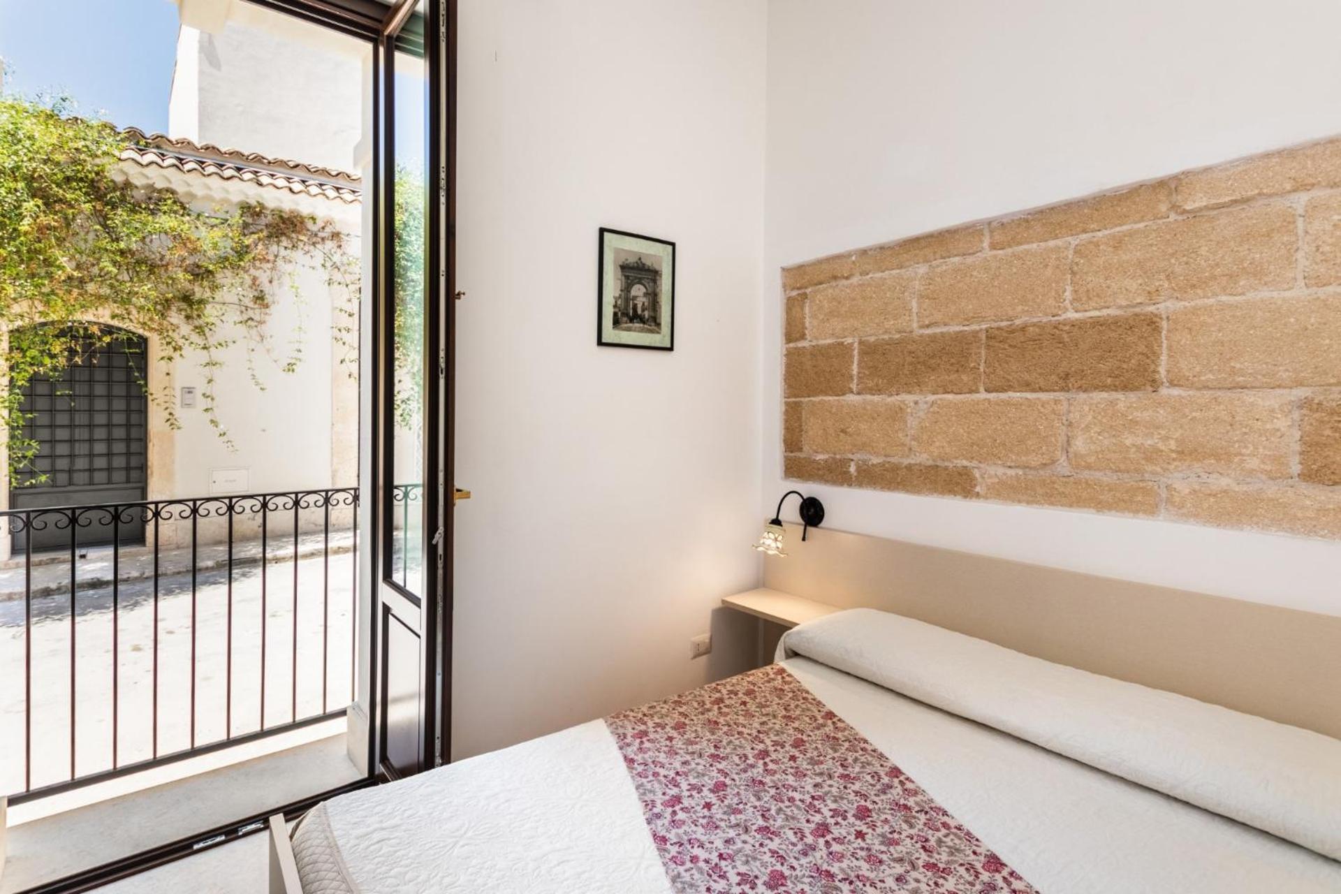 Morfeo Charming Rooms & Relax 阿沃拉 外观 照片